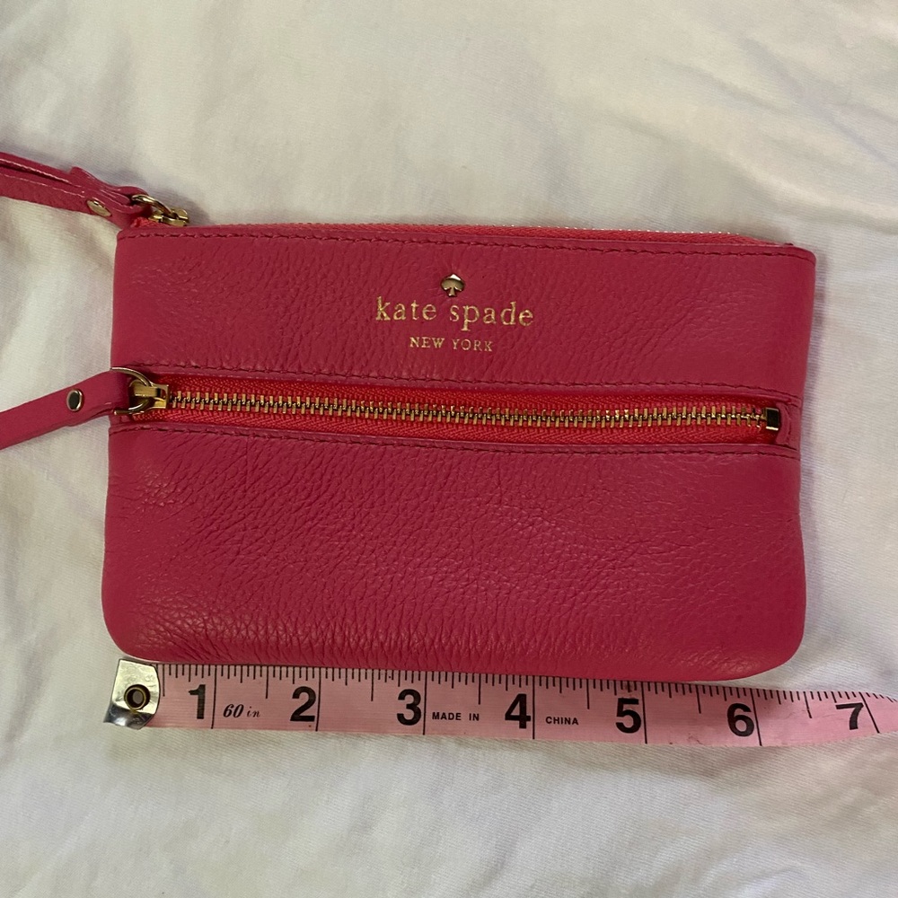 Kate Spade bright pink magenta leather wristlet - Picture 2 of 5